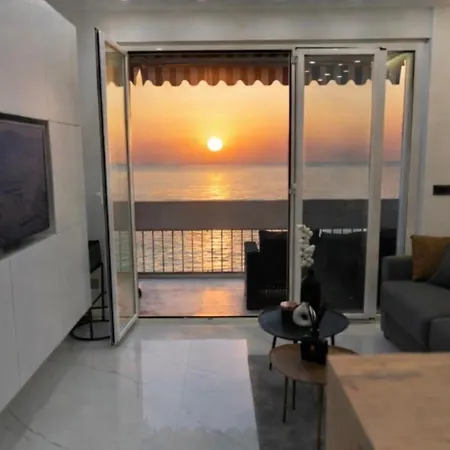 Le Pamela Front De Appartement