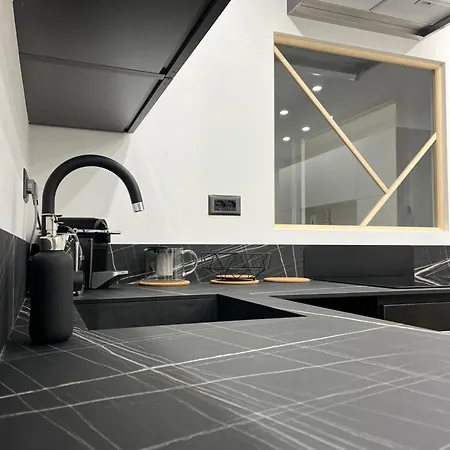 Le Pamela Front De *